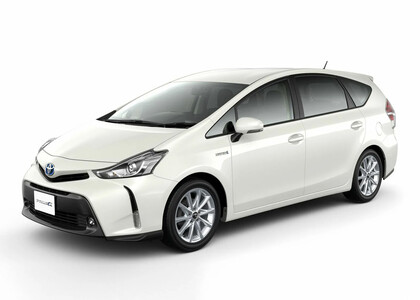 Коврики на Toyota Prius Alpha 2011 - 2021 в Королеве, Московской области