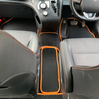 Ворсовые коврики на Toyota Sienta II 2015 - 2022 в Королеве, Московской области